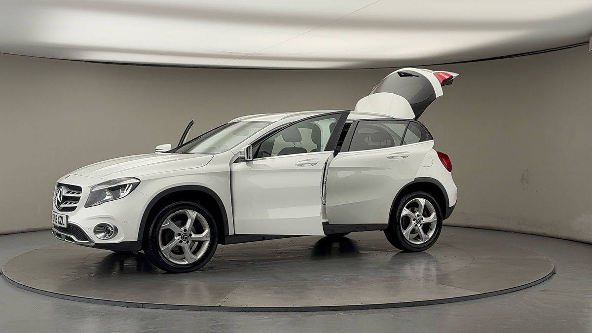 More views of Mercedes-Benz GLA