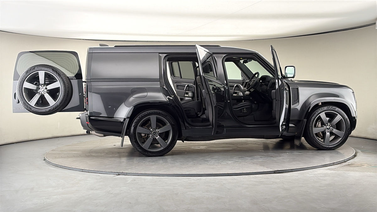 More views of Land Rover Defender 130