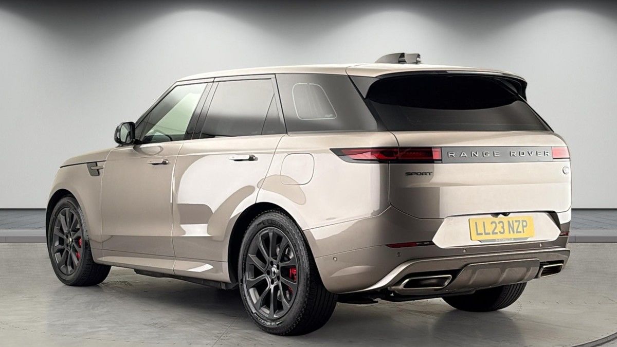 Land Rover Range Rover Sport Image 2