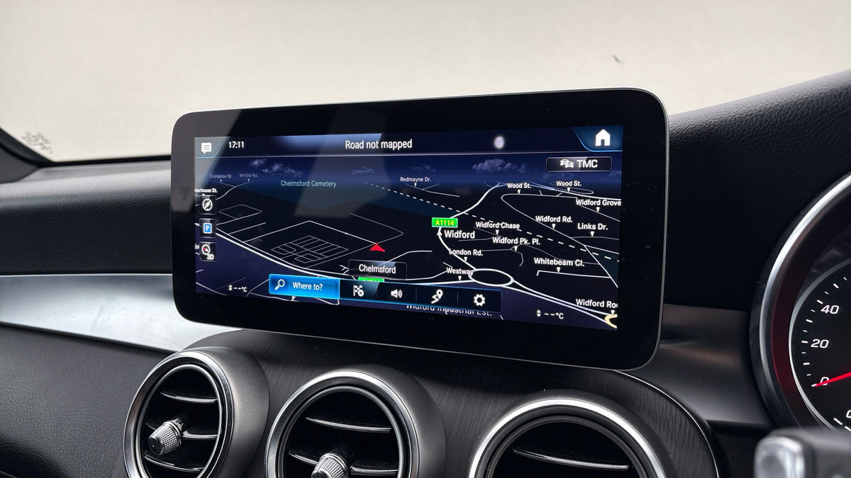 Mercedes-Benz GLC Image 17