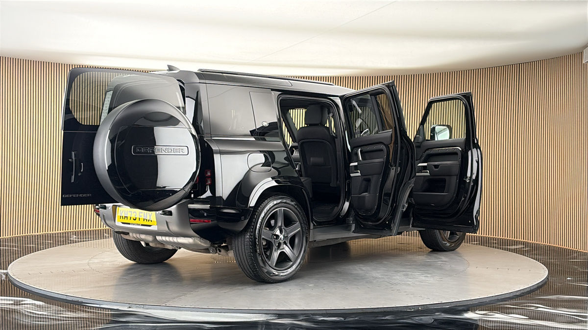 More views of Land Rover Defender 110