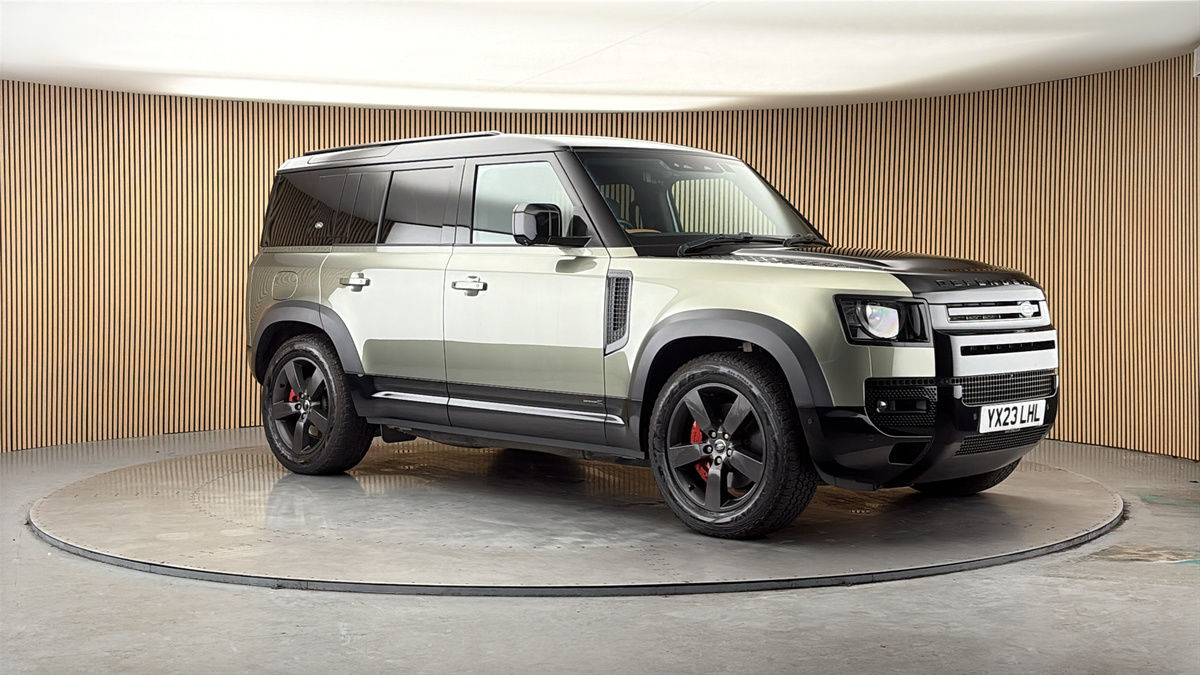 More views of Land Rover Defender 110