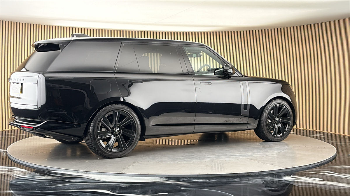 More views of Land Rover Range Rover