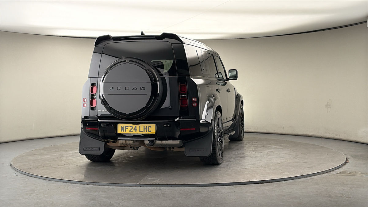 More views of Land Rover Defender 110