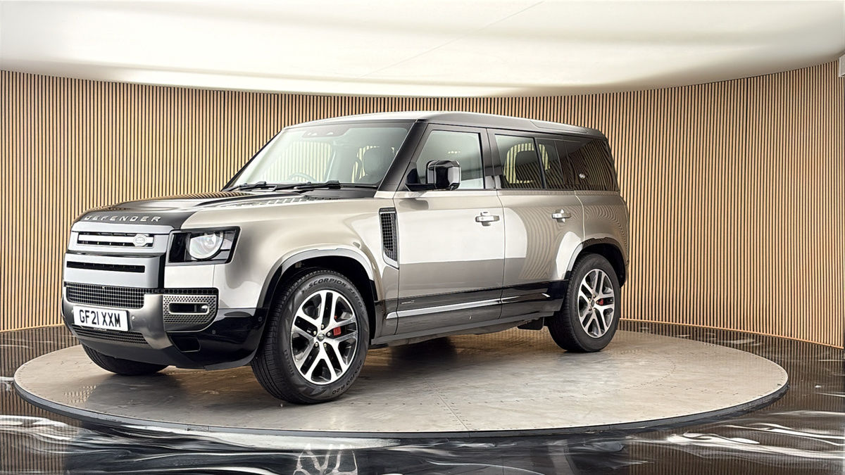 Land Rover Defender 110 Image 20