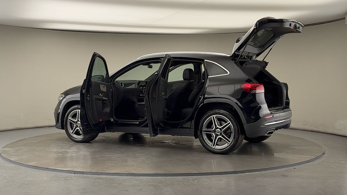 More views of Mercedes-Benz GLA