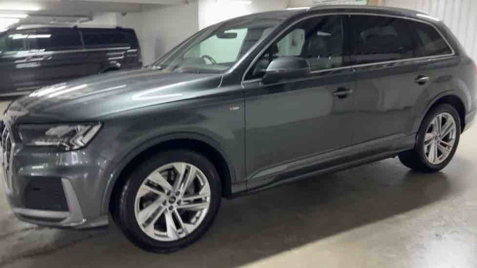 More views of Audi Q7