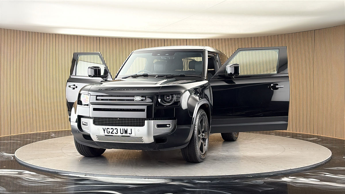 More views of Land Rover Defender 90