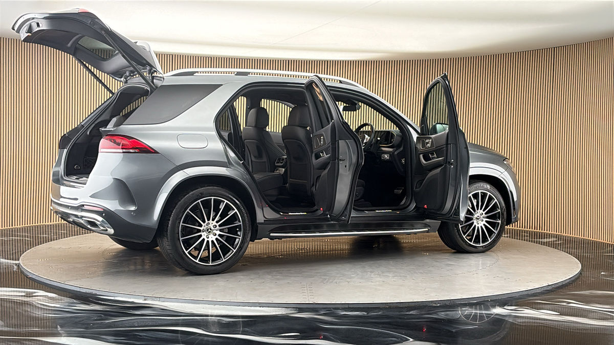 More views of Mercedes-Benz GLE