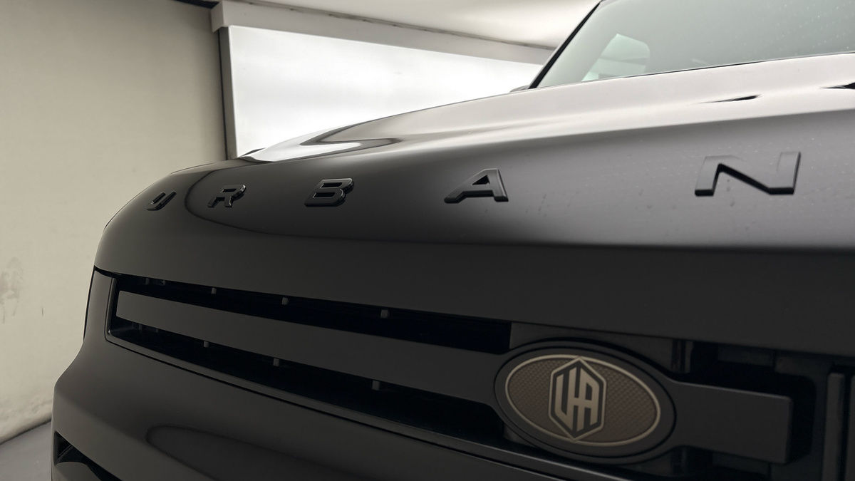 Land Rover Defender 130 Urban Image 24