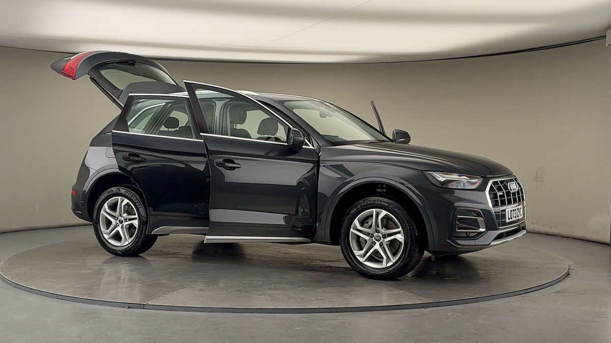 More views of Audi Q5