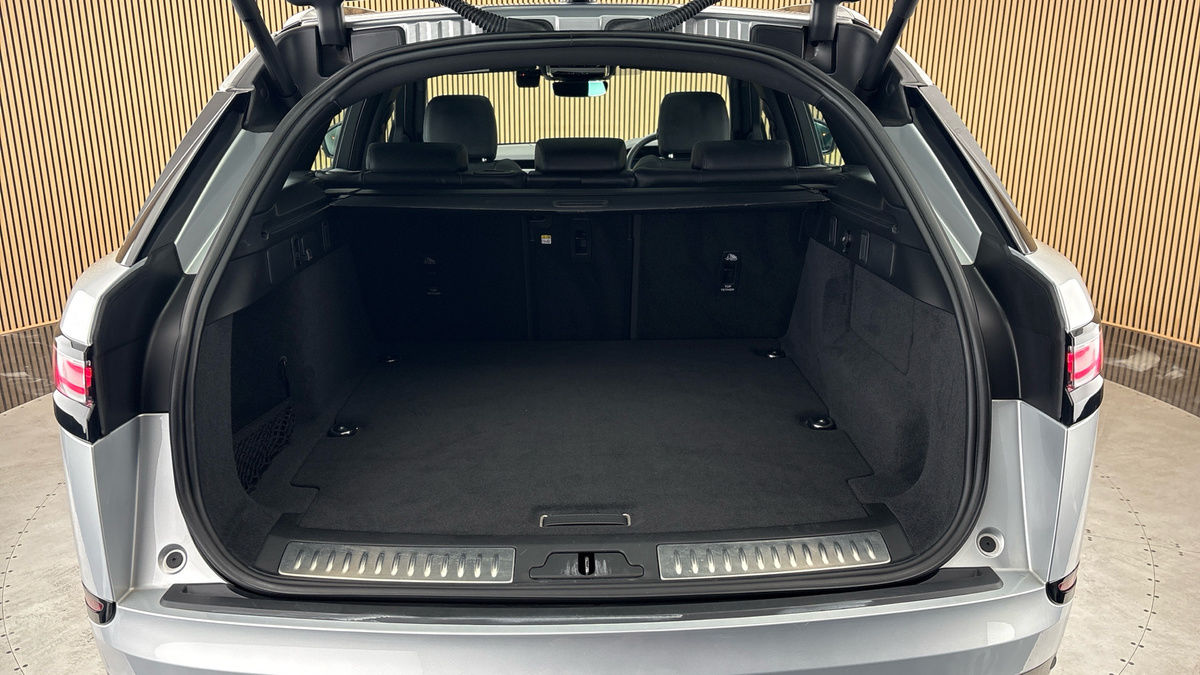 Land Rover Range Rover Velar Image 11