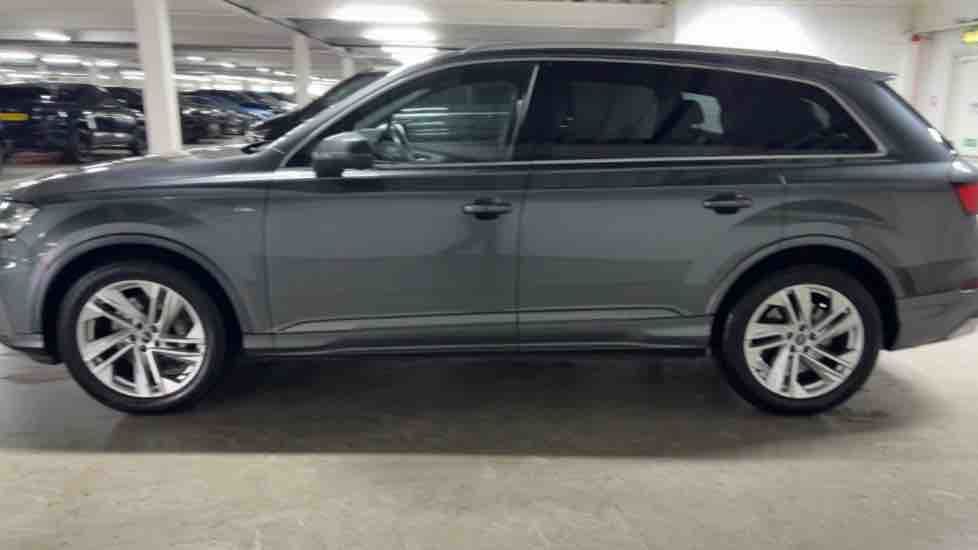 More views of Audi Q7