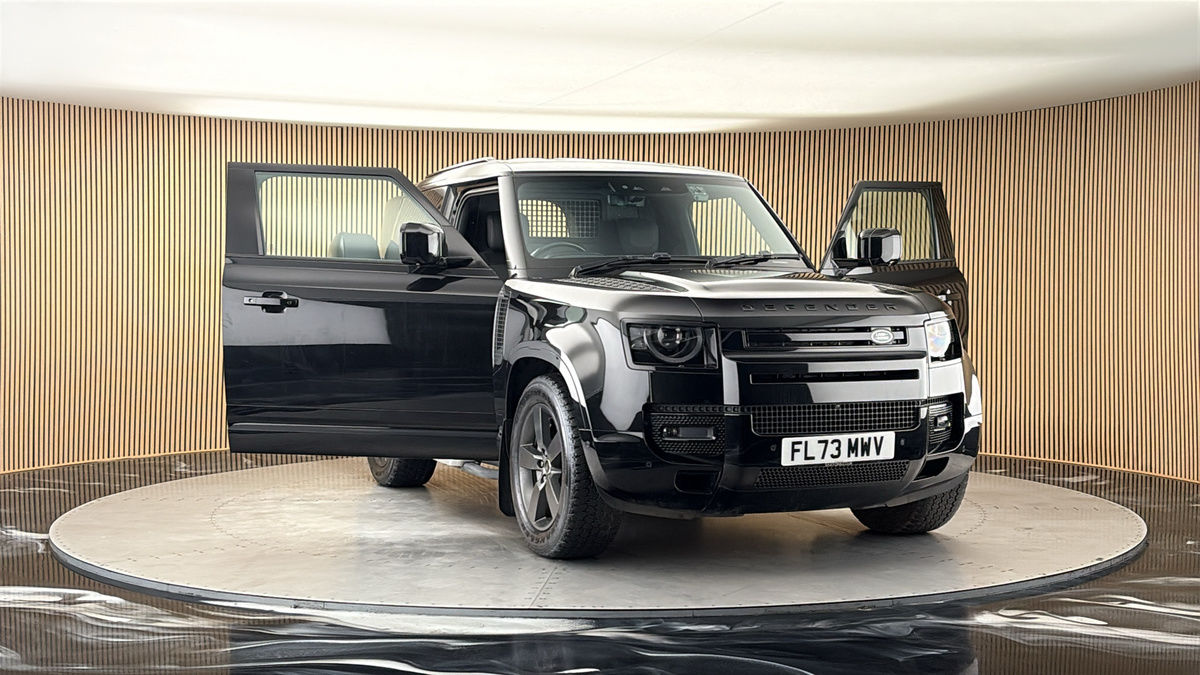 More views of Land Rover Defender 90