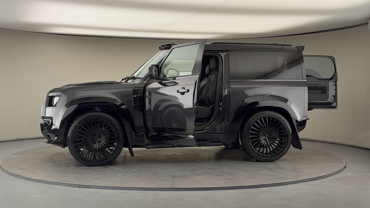 More views of Land Rover Defender 90