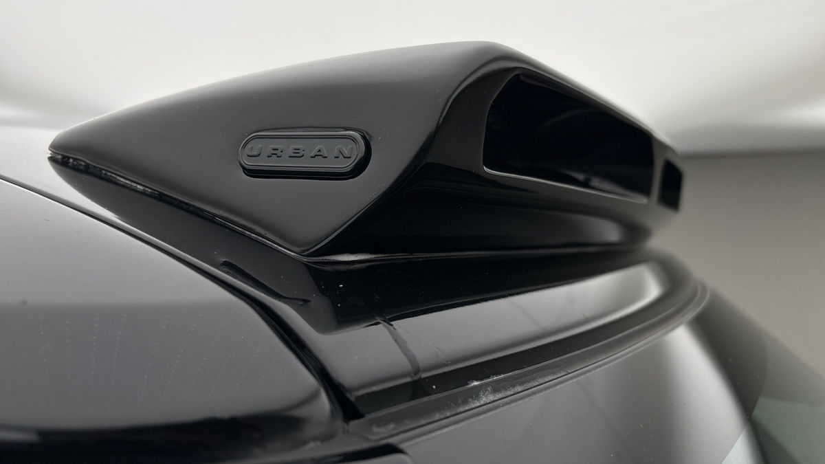 Land Rover Defender 110 Urban Image 25