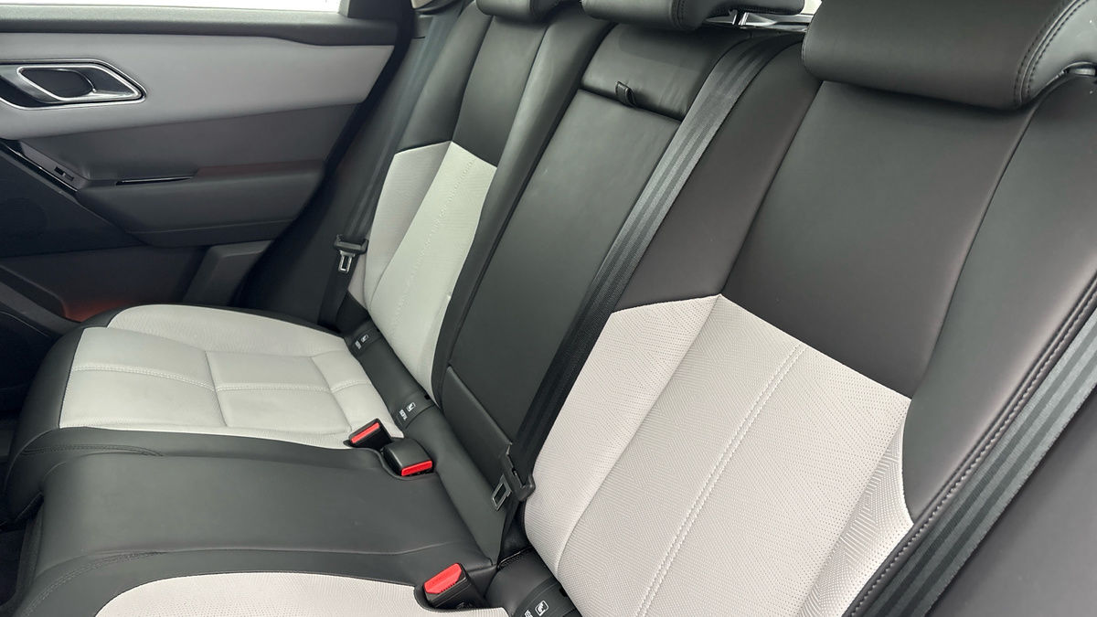 Land Rover Range Rover Velar Image 8