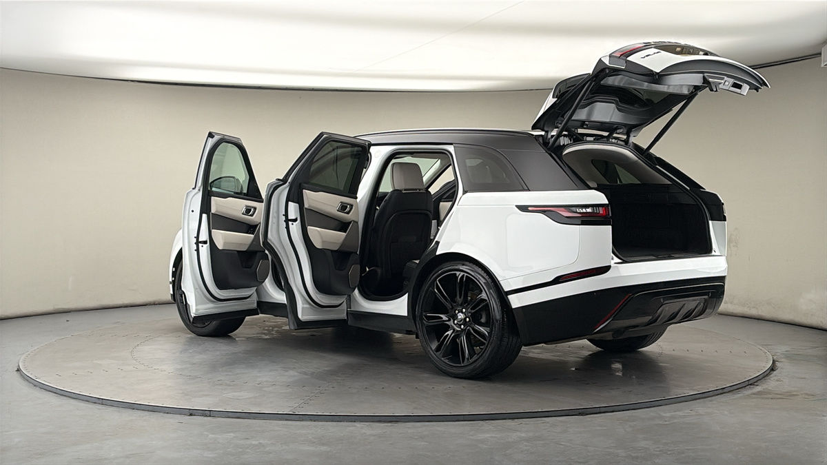 More views of Land Rover Range Rover Velar