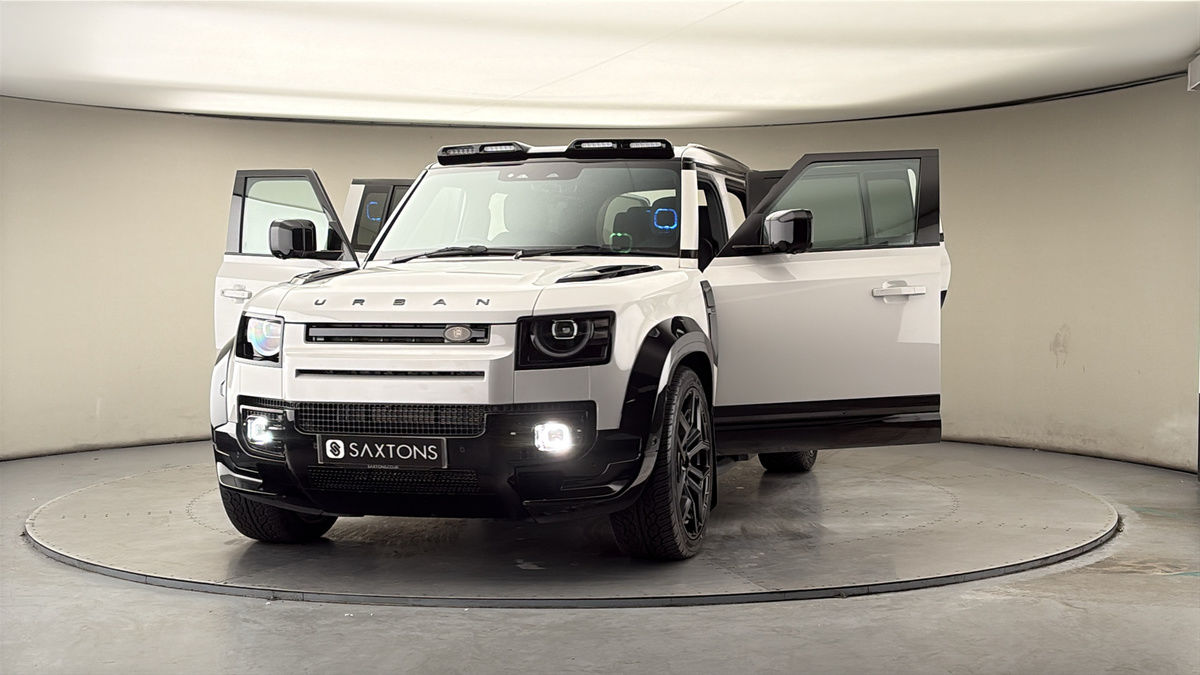 More views of Land Rover Defender 110