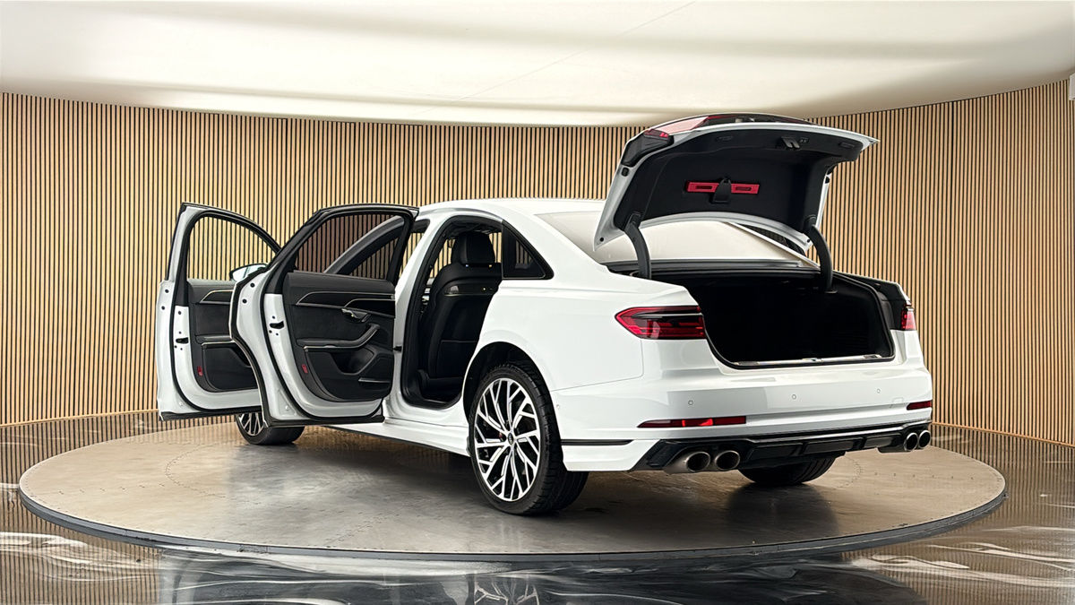 Audi S8 Image 23