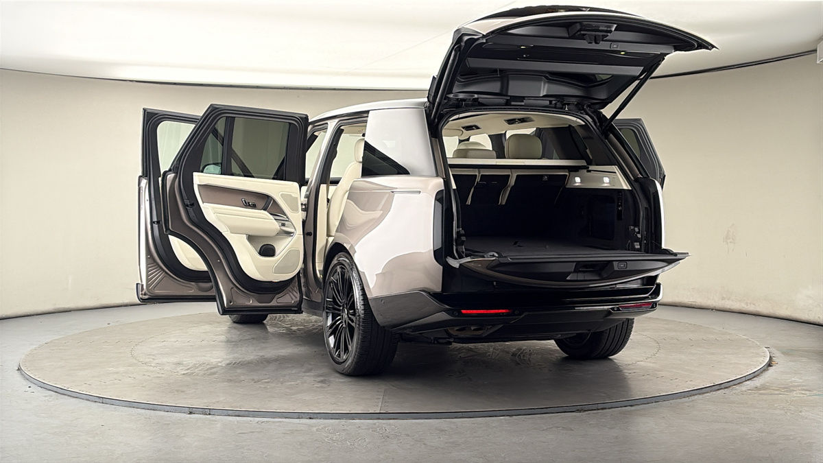 More views of Land Rover Range Rover