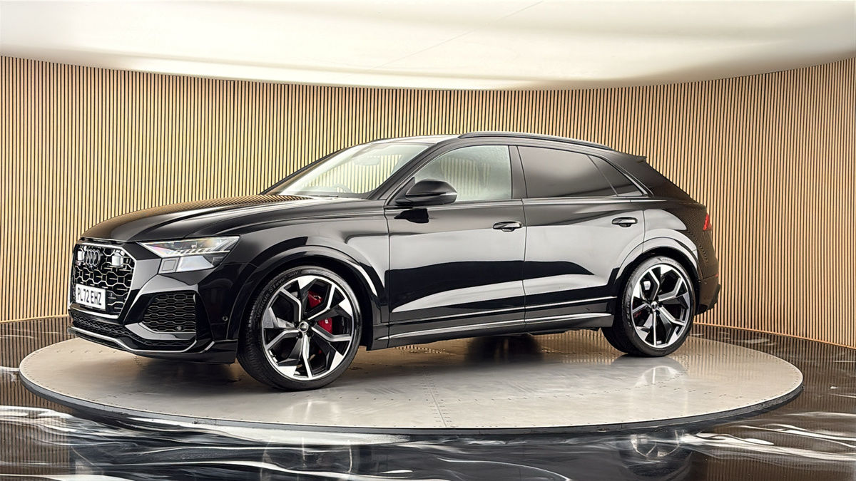 More views of Audi RSQ8