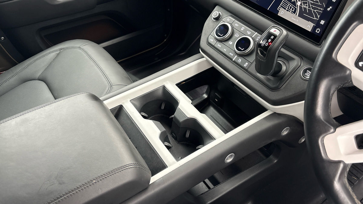 Land Rover Defender 90 Image 18