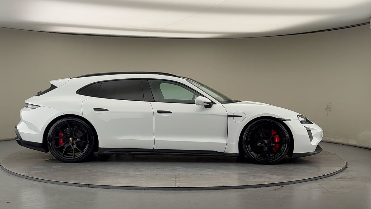 Porsche Taycan Image 16