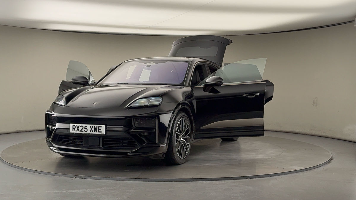 More views of Porsche Macan