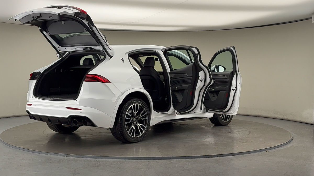 More views of Maserati Grecale