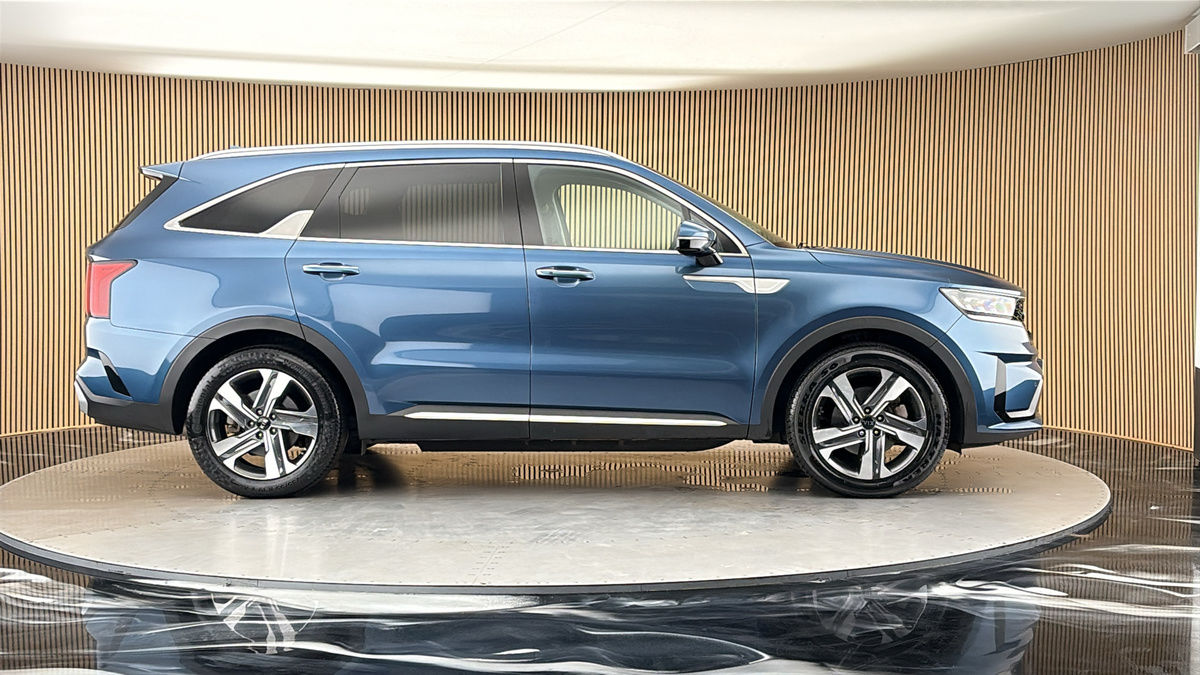 More views of Kia Sorento