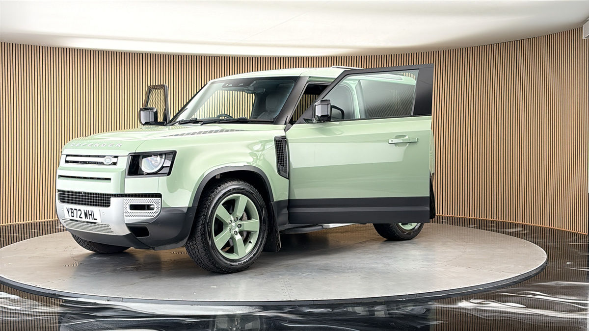 Land Rover Defender 90 Image 22