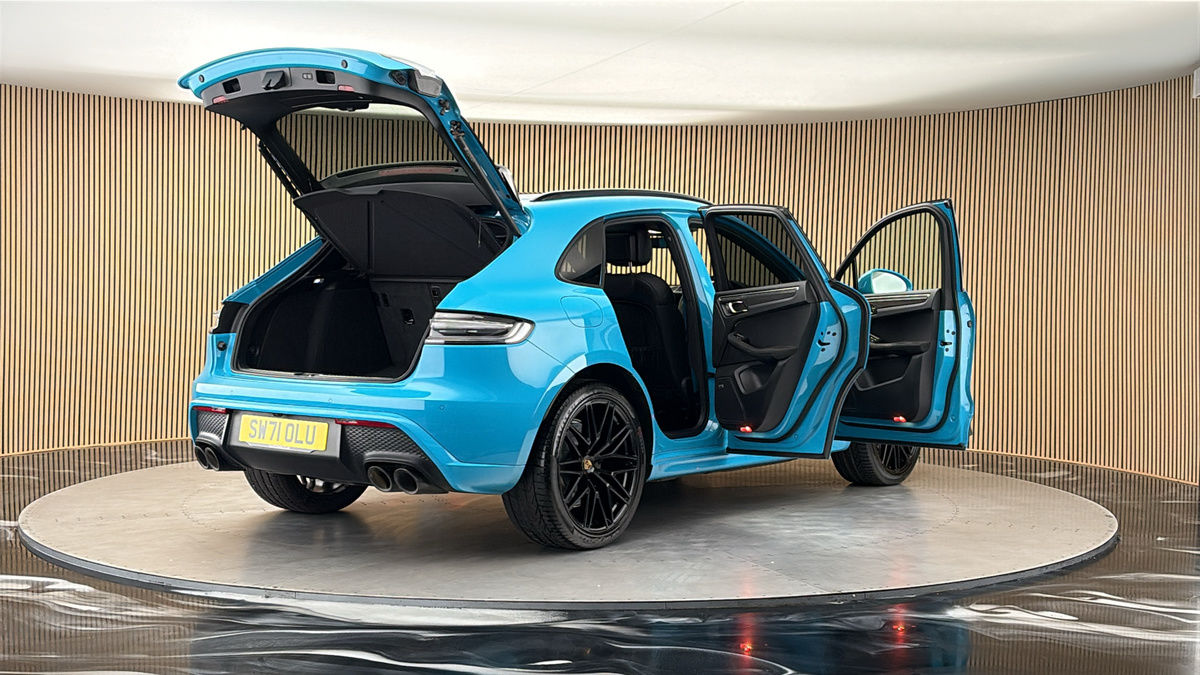 More views of Porsche Macan