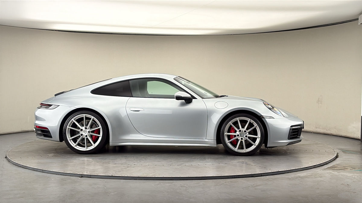 More views of Porsche 911