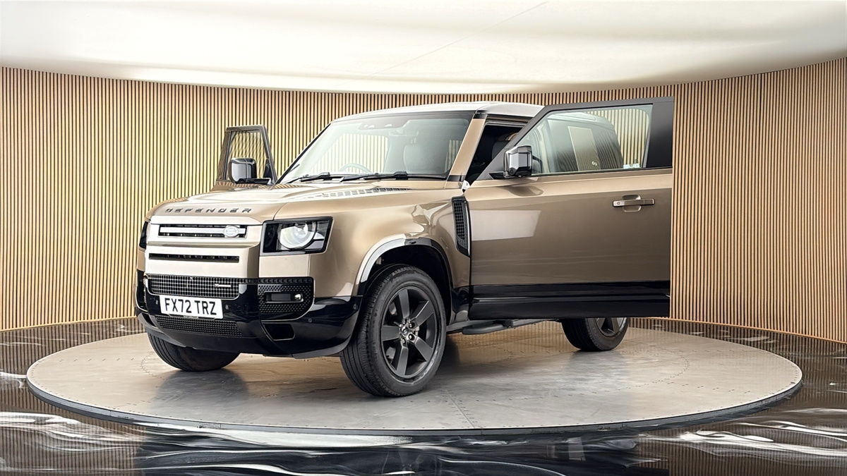 More views of Land Rover Defender 90
