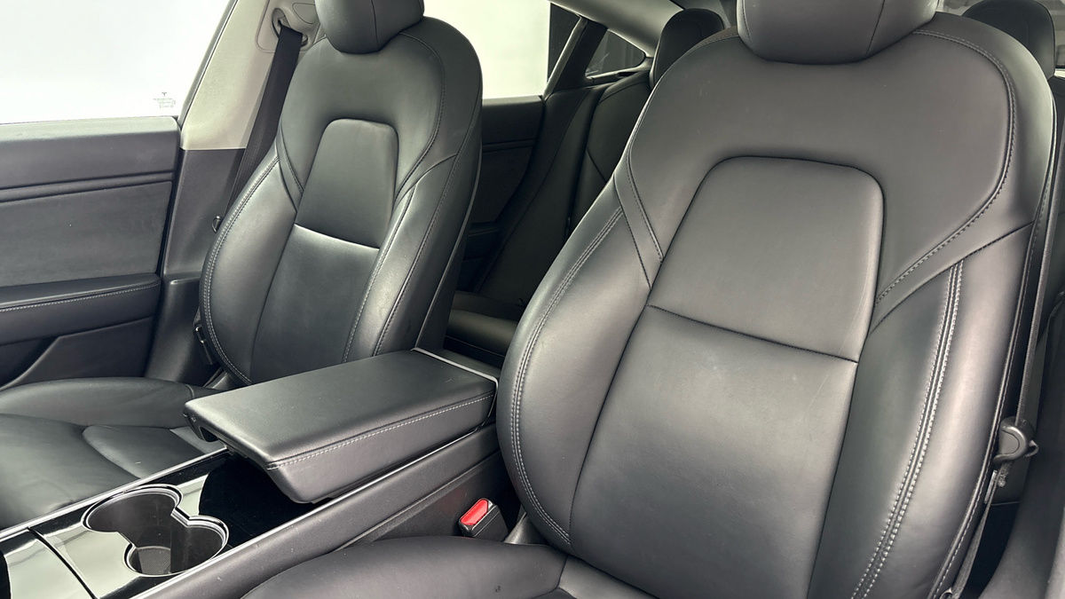 Tesla Model 3 Image 7
