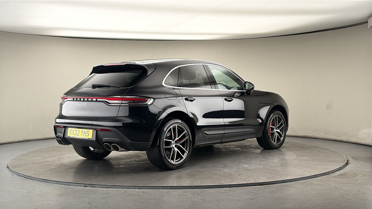 Porsche Macan Image 21