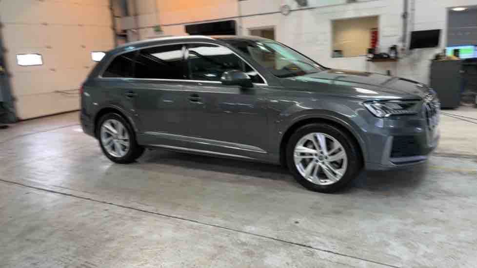 More views of Audi Q7