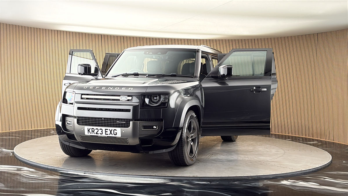 More views of Land Rover Defender 110