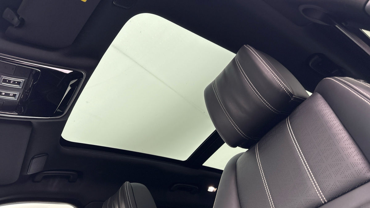 Land Rover Range Rover Velar Image 6