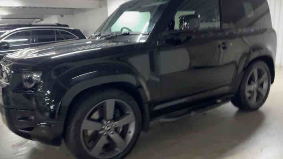 More views of Land Rover Defender 90