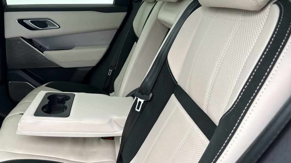 Land Rover Range Rover Velar Image 9