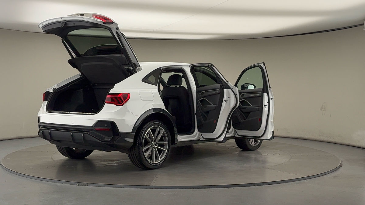 More views of Audi Q3