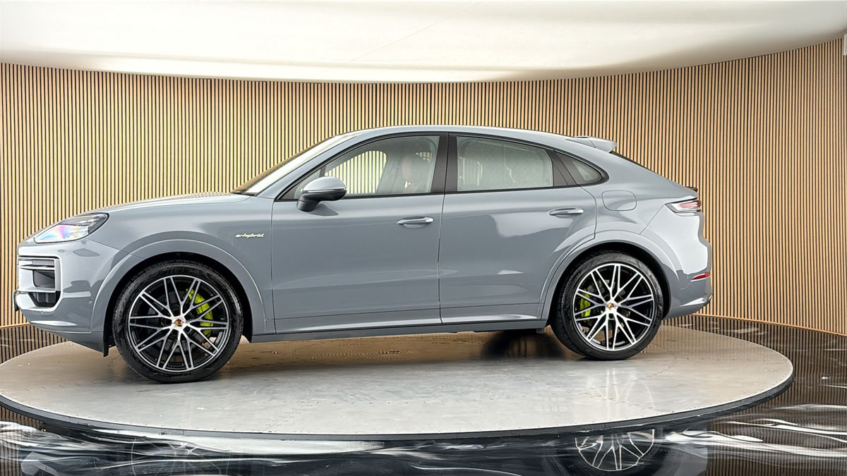 More views of Porsche Cayenne