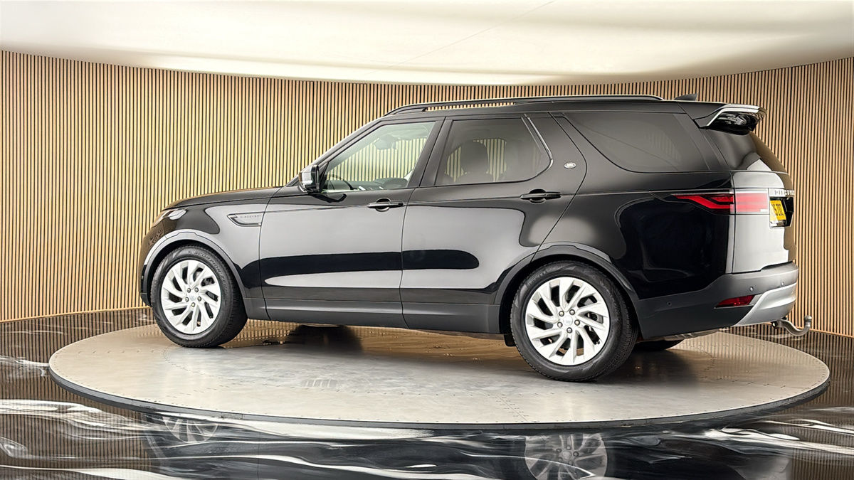 More views of Land Rover Discovery