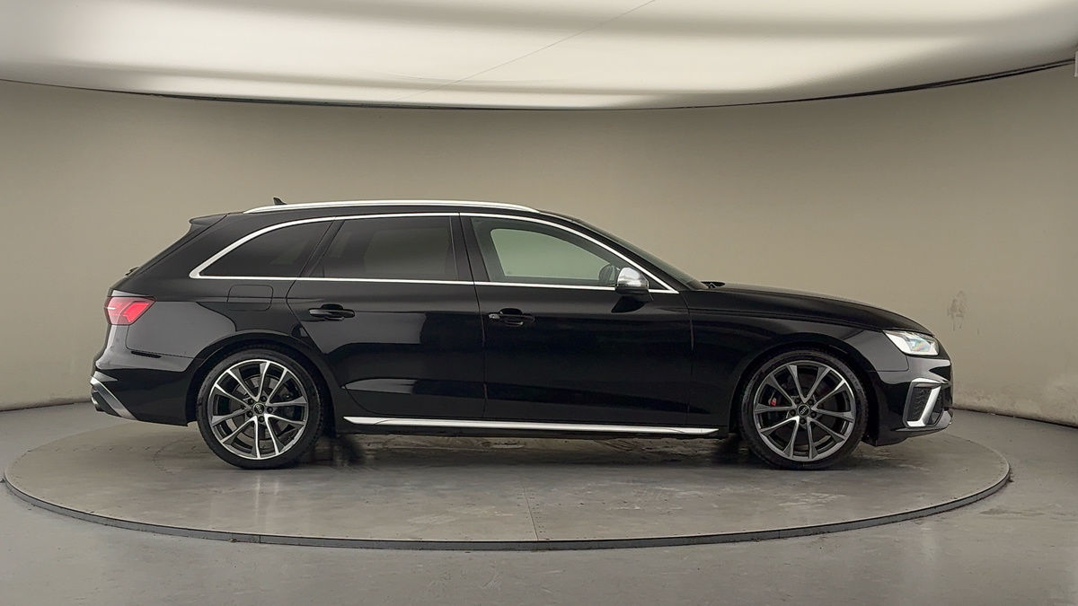 Audi S4 Avant Image 16