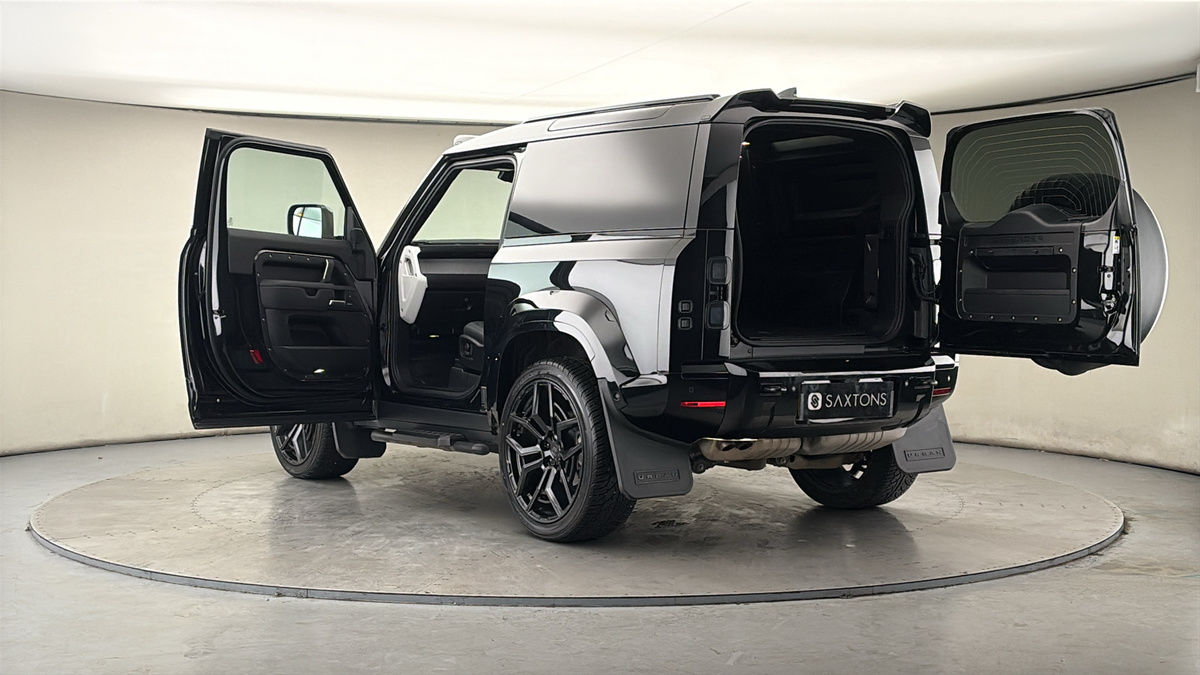 More views of Land Rover Defender 90