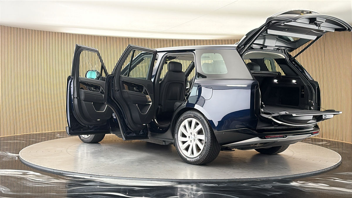 More views of Land Rover Range Rover