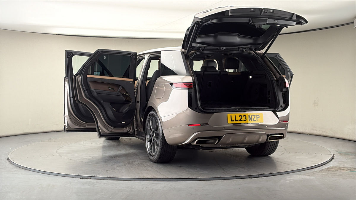 More views of Land Rover Range Rover Sport