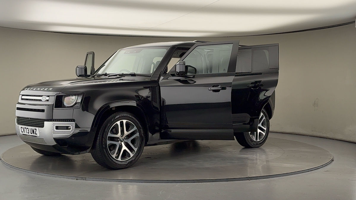 Land Rover Defender 110 Image 22